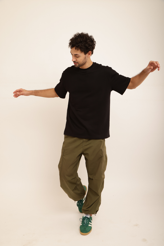 PLAIN BLACK OVERSIZED TEE