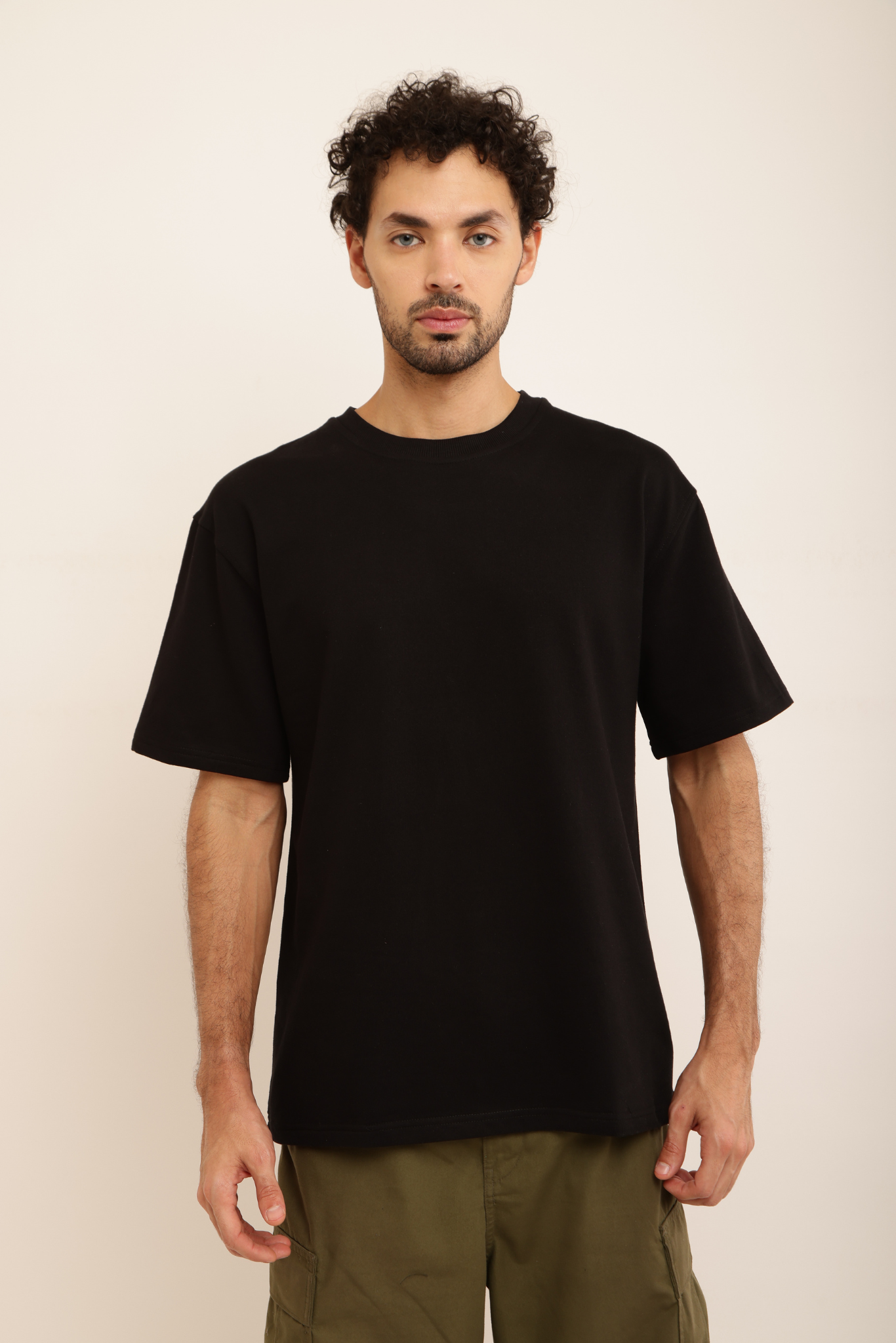 PLAIN BLACK OVERSIZED TEE