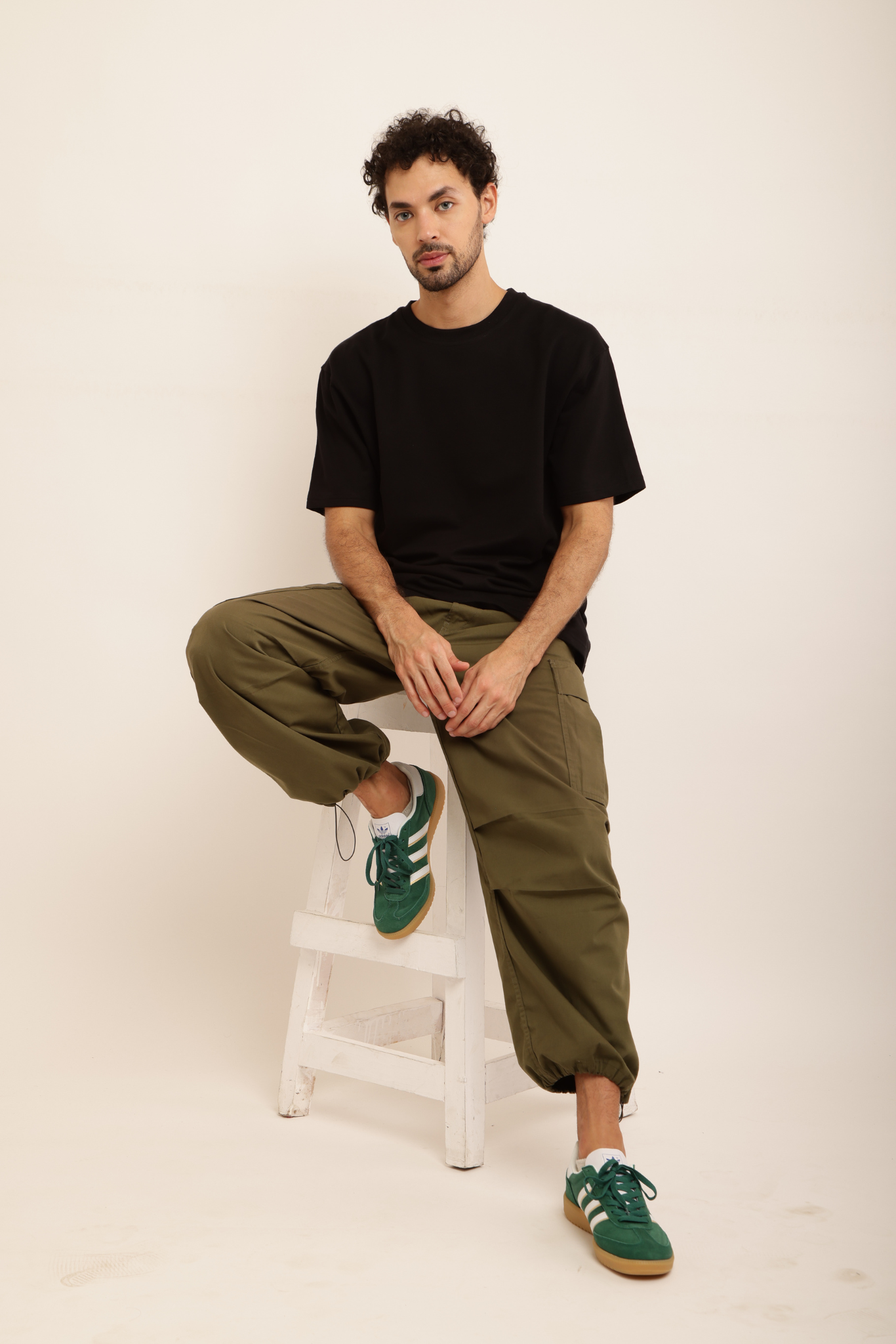 PLAIN BLACK OVERSIZED TEE